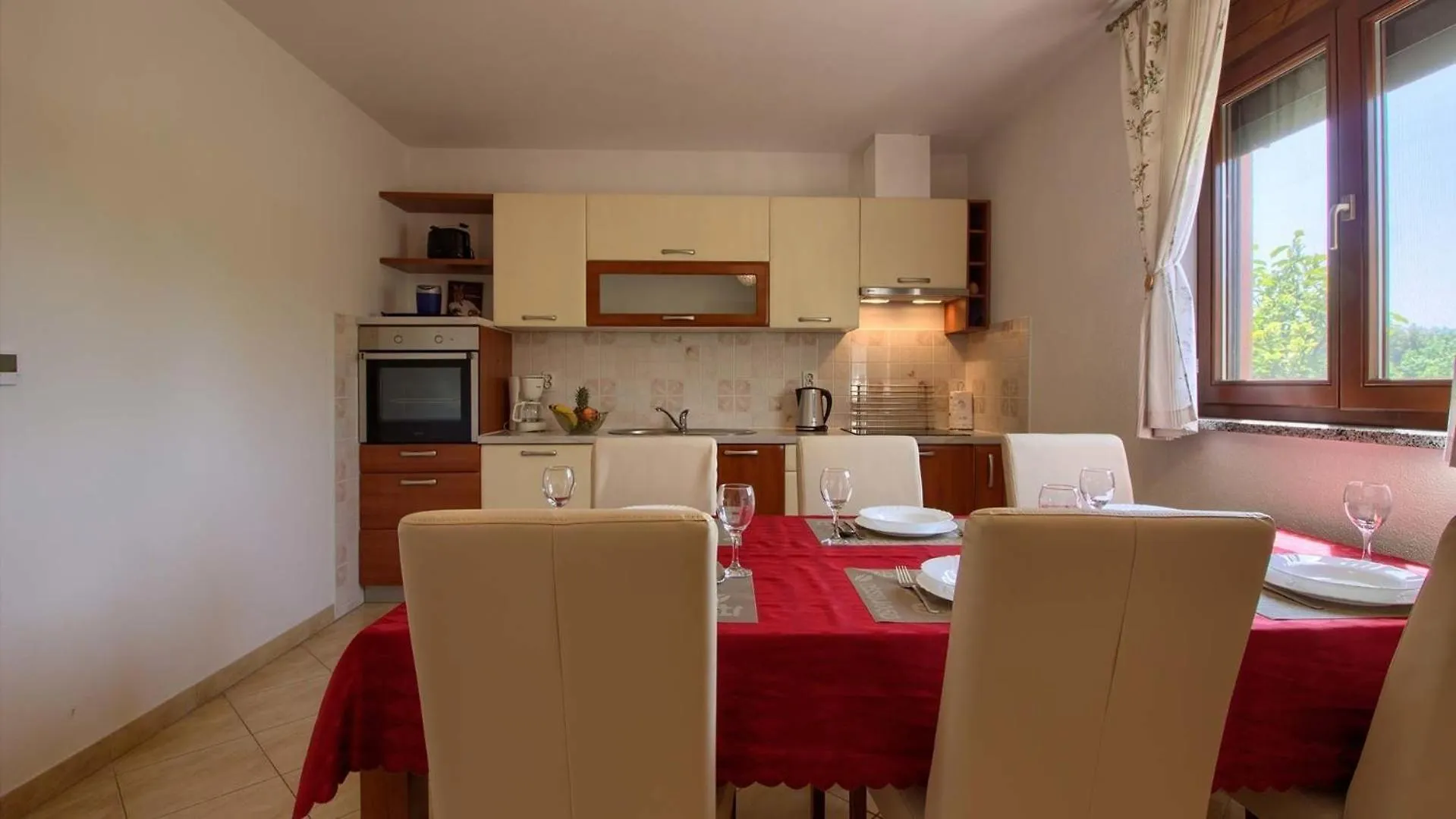Ferienhaus Mit Privatpool Fuer 6 Personen Ca 140 Qm In Liznjan, Istrien Suedkueste Von Istrien